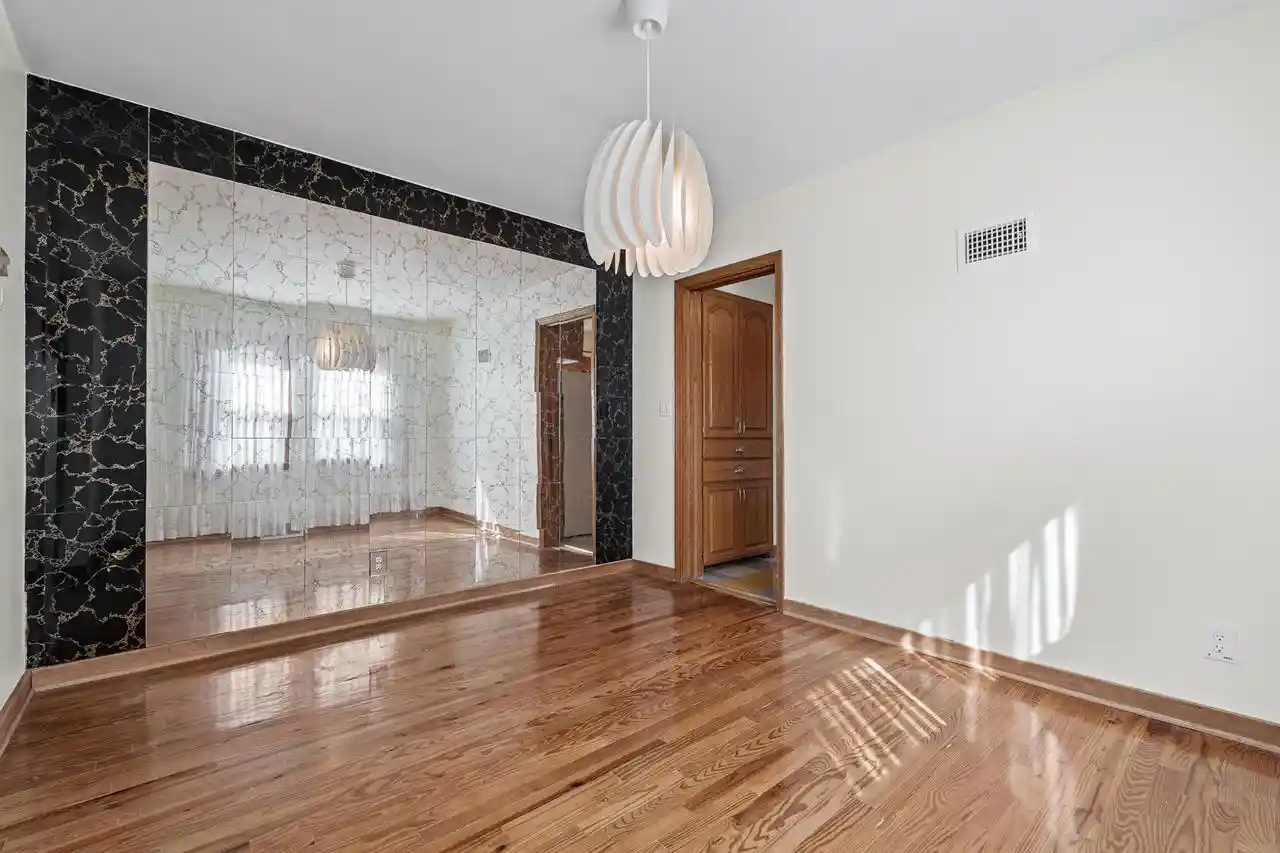 Photo 3 of Single family home for sale at 2525 Main St, La Crosse, WI 54601 | MLS# 1979827 | Listing updated on 2026-09-09