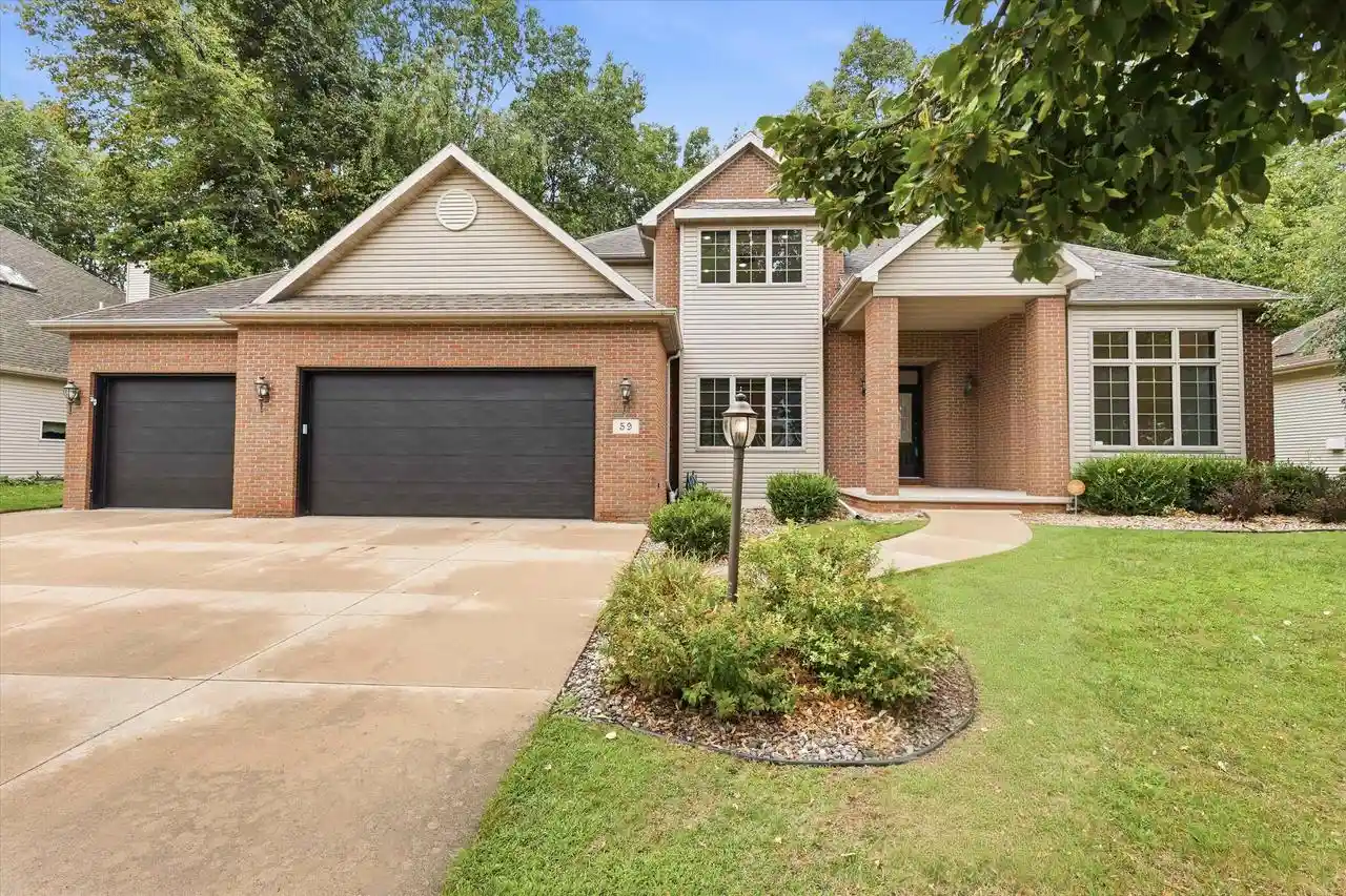 Photo 1 of Single family home for sale at 59 Brentwood Ln, Appleton, WI 54915 | MLS# 50332355 | Listing updated on 2026-09-20