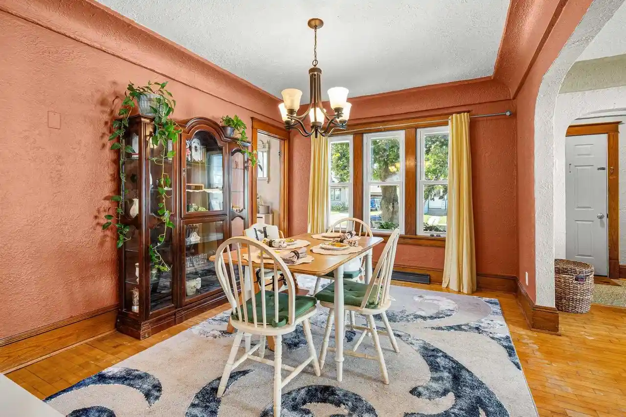 Photo 3 of Single family home for sale at 328 Oak St, Menasha, WI 54952 | MLS# 50332386 | Listing updated on 2026-09-15