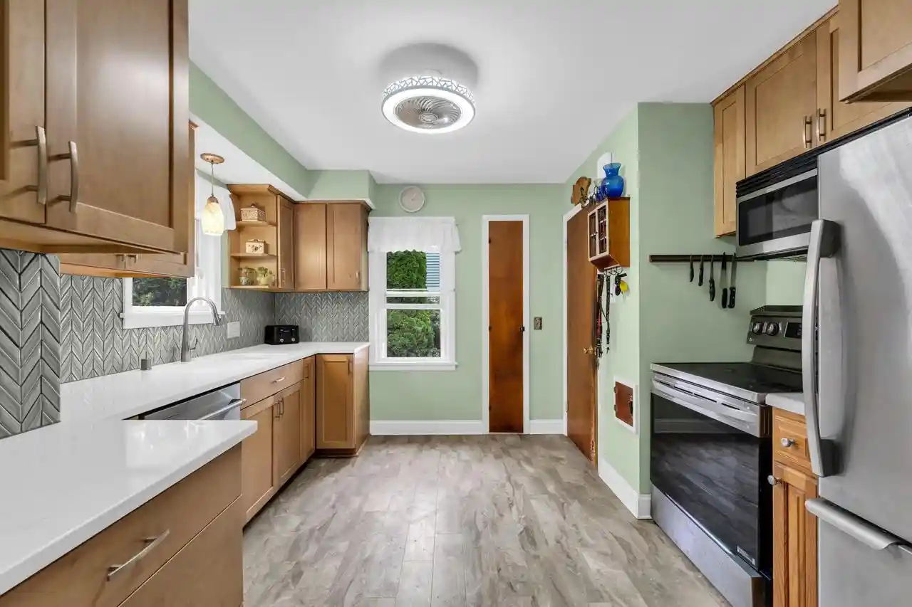Photo 3 of Single family home for sale at 198 E Gauer Cir, Milwaukee, WI 53207 | MLS# 1979830 | Listing updated on 2026-09-17