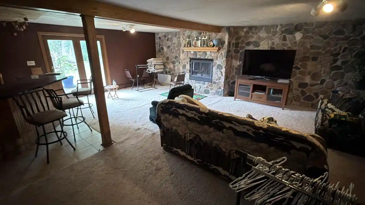 Photo 4 of Single family home for sale at 822 Moon Dr, Green Bay, WI 54313 | MLS# 50332385 | Listing updated on 2026-09-23