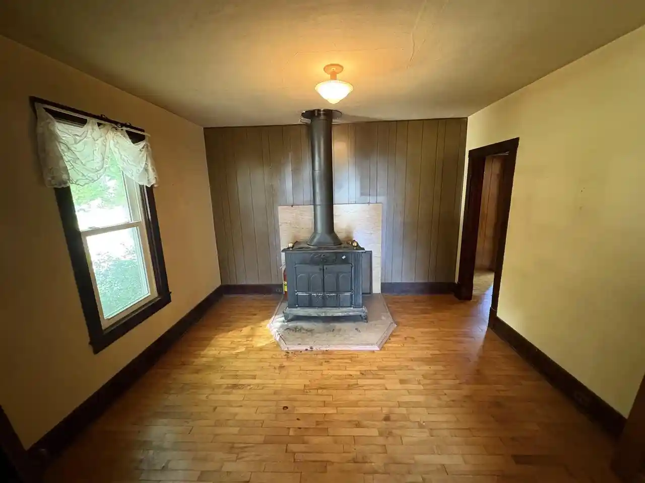 Photo 2 of Single family home for sale at 38 18th Street, Clintonville, WI 54929 | MLS# 50332391 | Listing updated on 2026-09-22