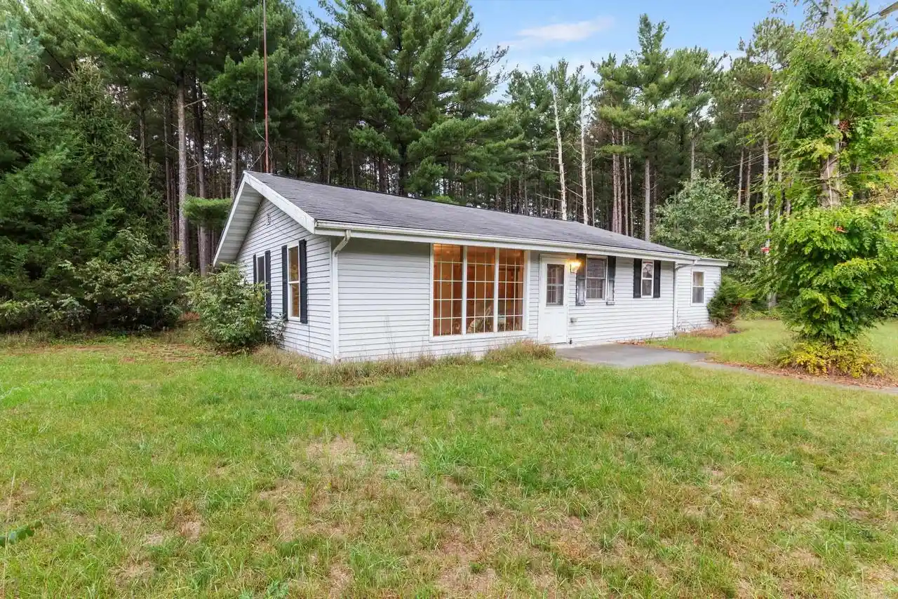 Photo 1 of Single family home for sale at E2566 Brace Rd, Lone Rock, WI 53556 | MLS# 2032306 | Listing updated on 2026-09-19