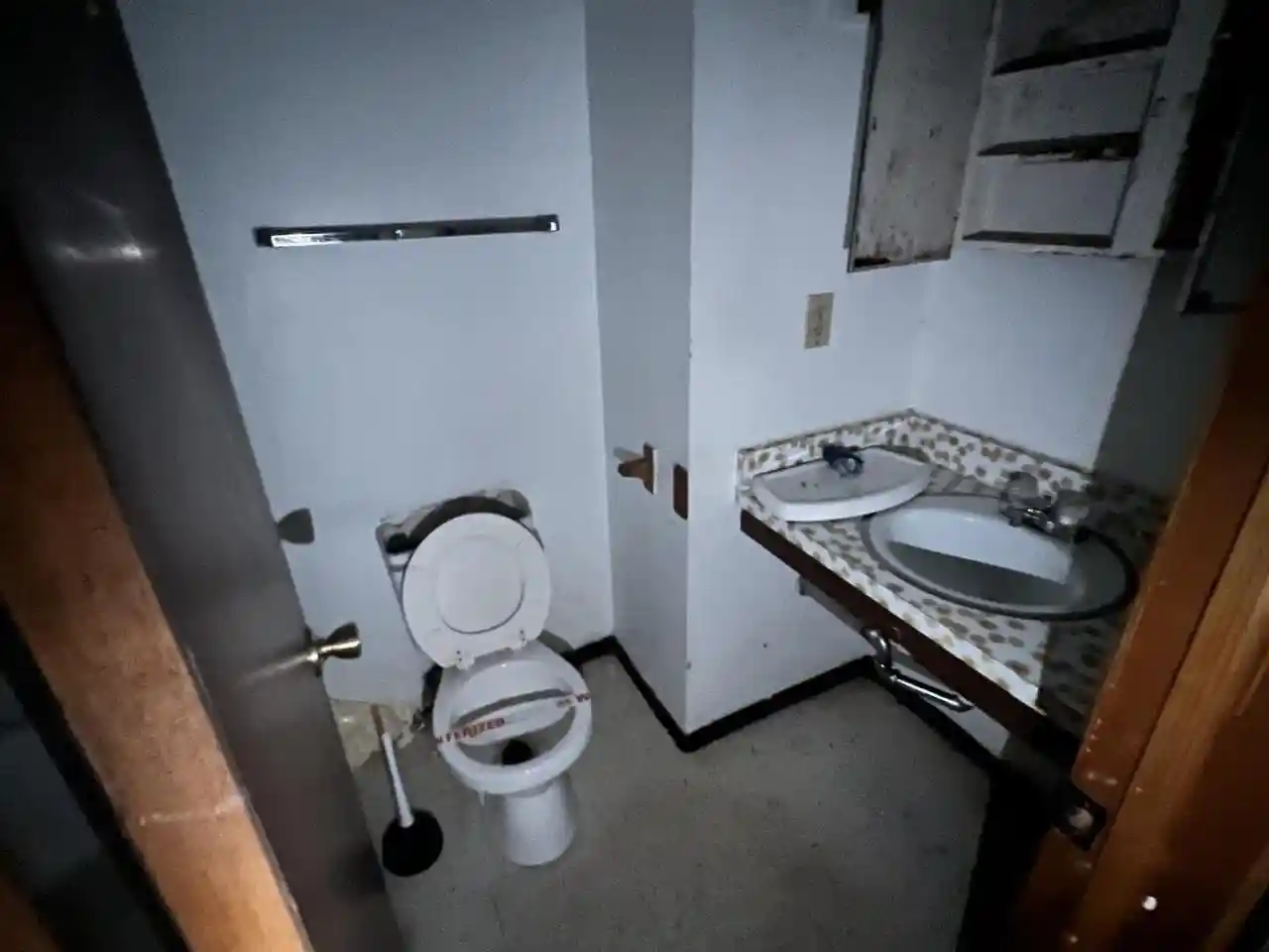 Listing Photo 4 - Condo for sale in building located at 8931 N Swan Rd, Milwaukee, WI 53224 - Unit #F