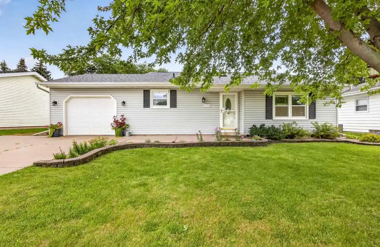 Photo 1 of Single family home for sale at 1378 Inverness Ln, Neenah, WI 54956 | MLS# 50332394 | Listing updated on 2026-09-13