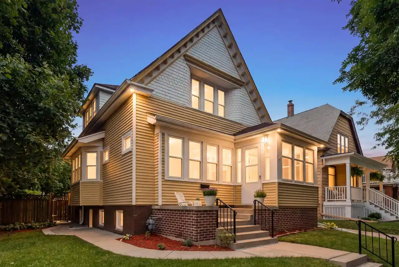 Photo 1 of Single family home for sale at 4015 N Stowell Ave, Milwaukee, WI 53211 | MLS# 1979845 | Listing updated on 2026-09-13