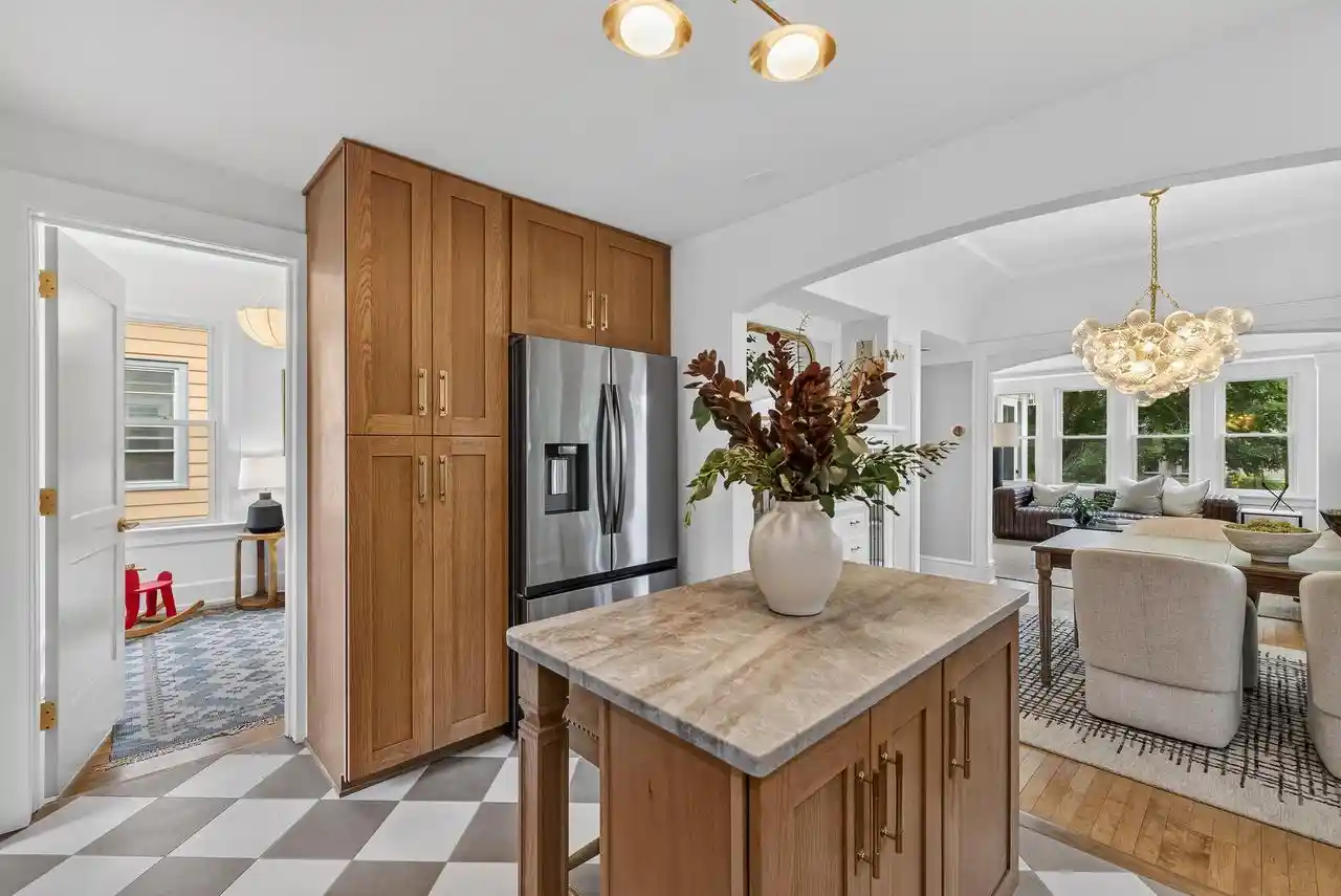 Photo 2 of Single family home for sale at 4015 N Stowell Ave, Milwaukee, WI 53211 | MLS# 1979845 | Listing updated on 2026-09-13