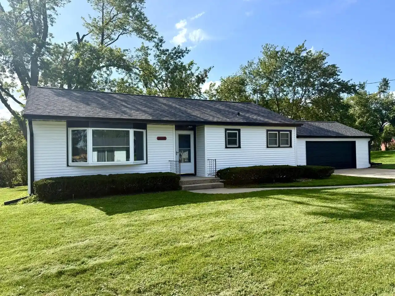 Photo 1 of Single family home for sale at N3433 Walnut Rd, Lake Geneva, WI 53147 | MLS# 1979850 | Listing updated on 2026-09-10