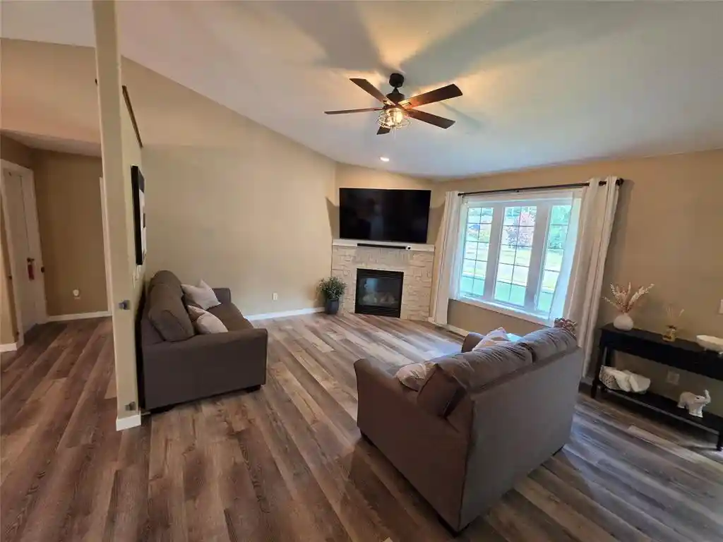 Photo 3 of Sale Pending at 4508 Springfield Dr, Eau Claire, WI 54701 | MLS# 1605006 | Listing updated on 2026-09-29
