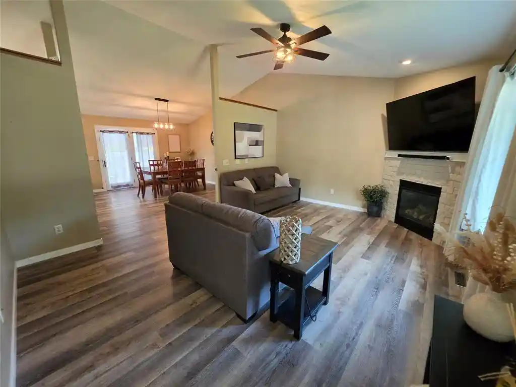 Photo 4 of Sale Pending at 4508 Springfield Dr, Eau Claire, WI 54701 | MLS# 1605006 | Listing updated on 2026-09-29
