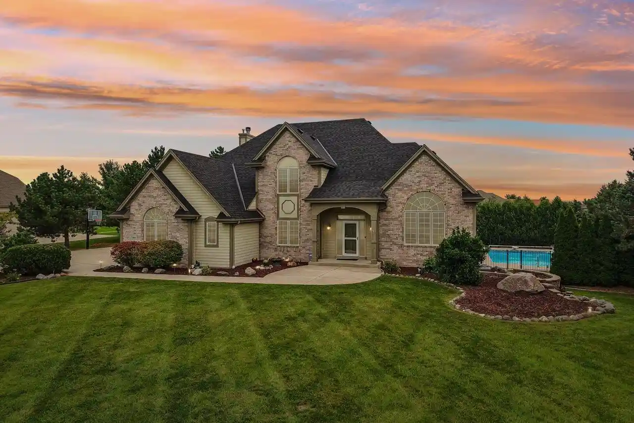 Photo 1 of Sale Pending at 7380 S Cambridge Dr, Franklin, WI 53132 | MLS# 1979852 | Listing updated on 2026-09-13