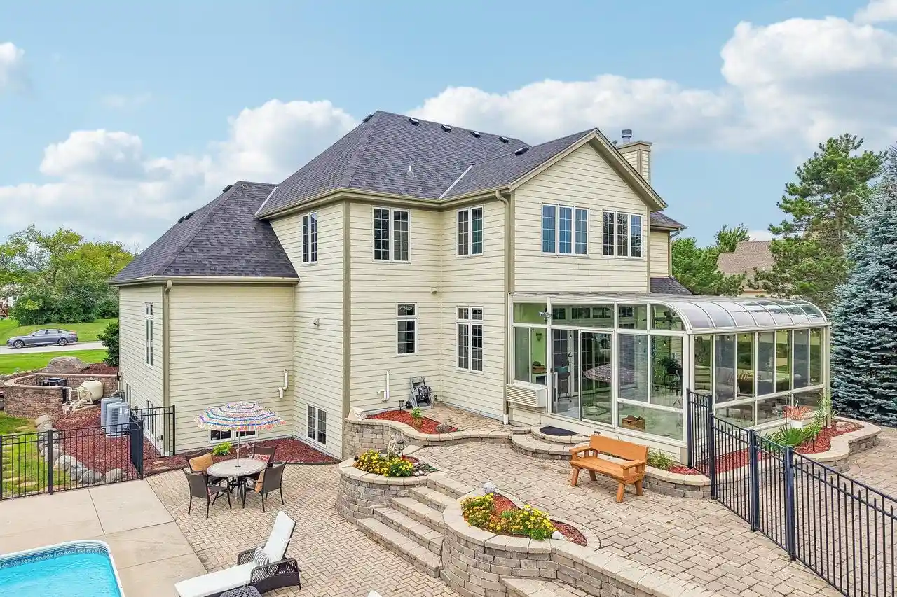 Photo 3 of Sale Pending at 7380 S Cambridge Dr, Franklin, WI 53132 | MLS# 1979852 | Listing updated on 2026-09-13