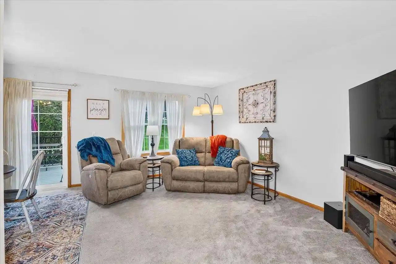 Photo 2 of Sale Pending at 3075 Wyndham Dr, Sun Prairie, WI 53590 | MLS# 2032324 | Listing updated on 2026-10-08