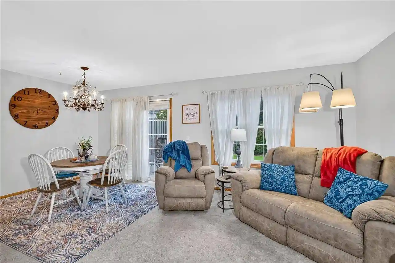 Photo 4 of Sale Pending at 3075 Wyndham Dr, Sun Prairie, WI 53590 | MLS# 2032324 | Listing updated on 2026-10-08