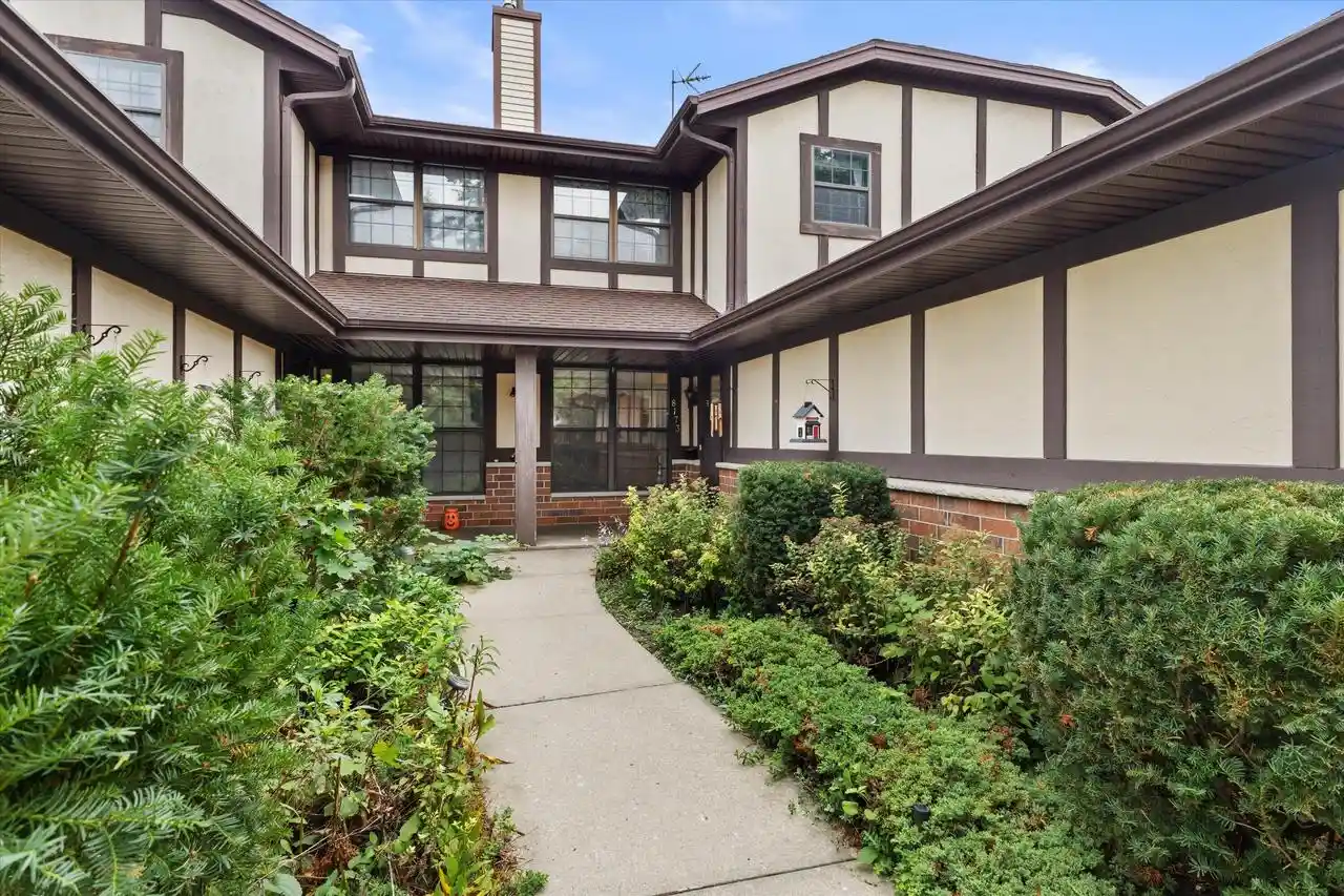 Photo 1 of Condo for sale at 8173 S Legend Dr, Franklin, WI 53132 | MLS# 1979869 | Listing updated on 2026-09-21