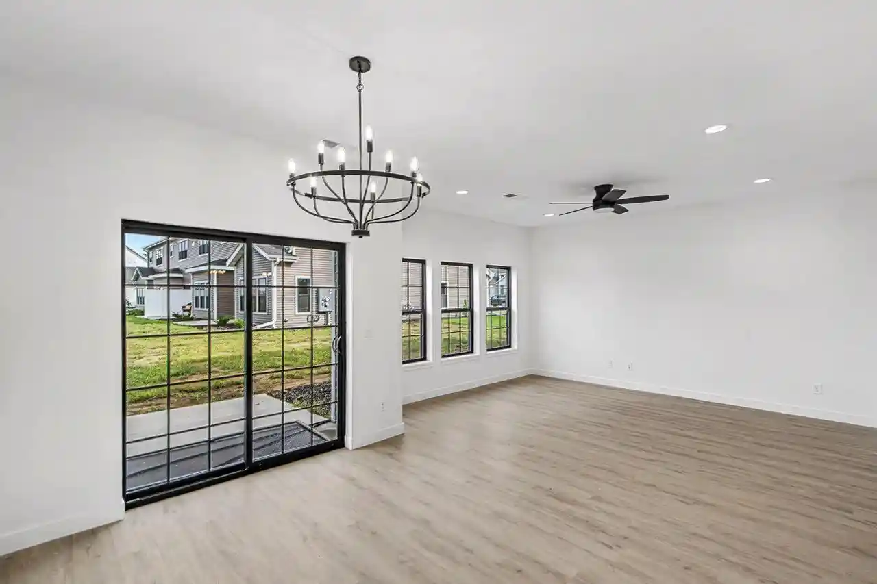 Listing Photo 5 - Condo for sale in building located at 320 Maple St, Pardeeville, WI 53954