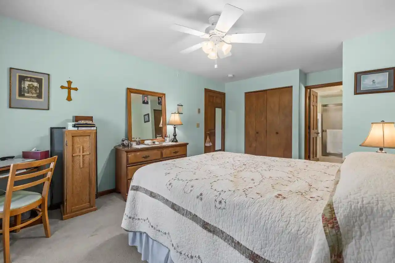 Listing Photo 5 - Condo for sale in building located at 530 N Silverbrook Dr, West Bend, WI 53090 - Unit #201