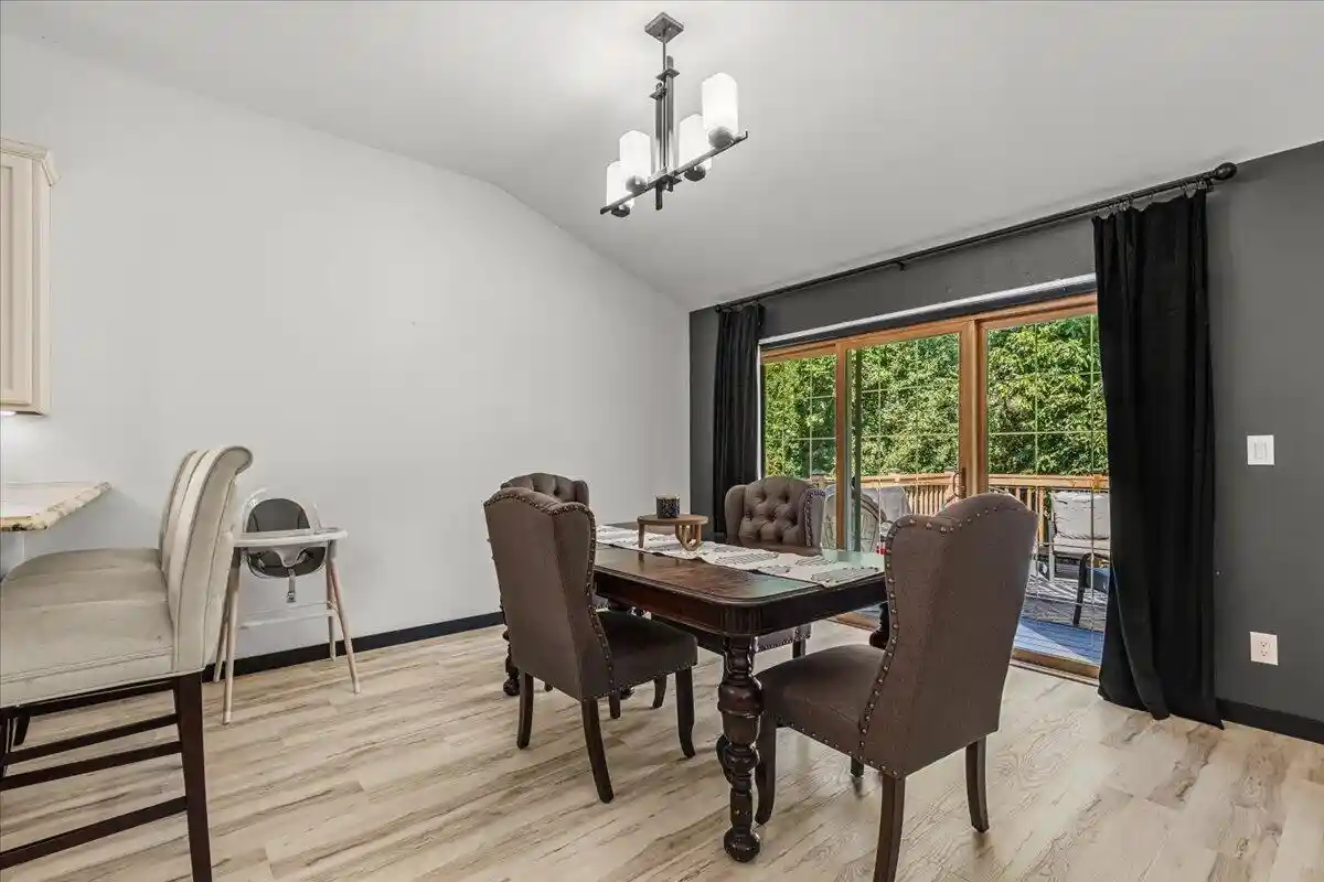 Photo 4 of Single family home for sale at 4020 W Lakeview Dr, Franklin, WI 53132 | MLS# 1979874 | Listing updated on 2026-09-21