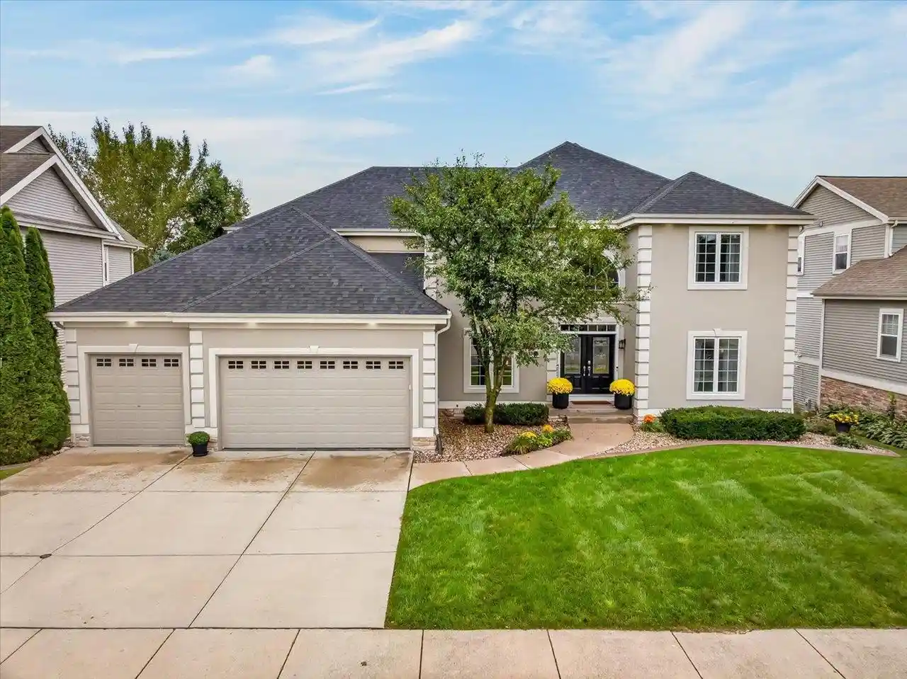 Photo 1 of Single family home for sale at 1308 Hanover Ct, Waunakee, WI 53597 | MLS# 2032328 | Listing updated on 2026-09-26