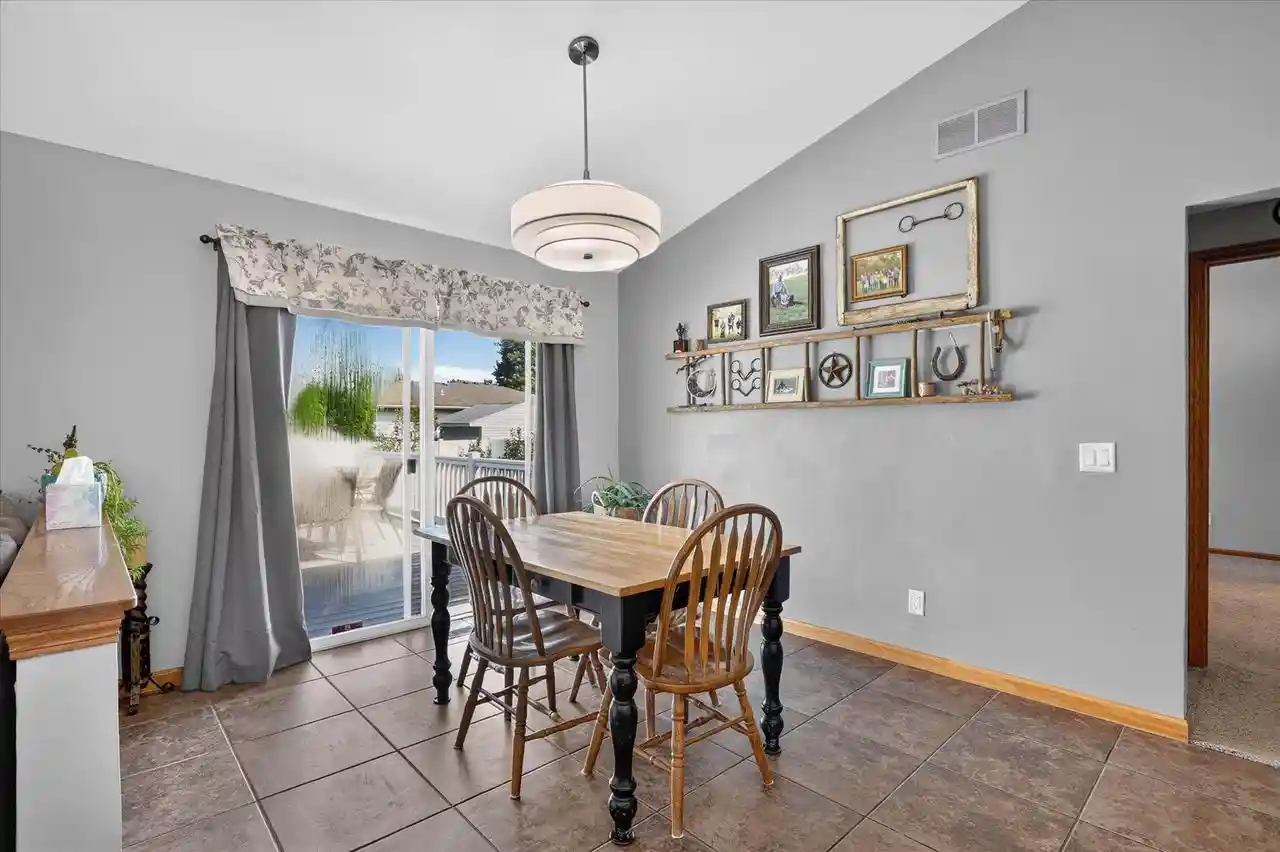 Photo 4 of Sale Pending at 4405 Saratoga Dr, Janesville, WI 53546 | MLS# 2032329 | Listing updated on 2026-09-14