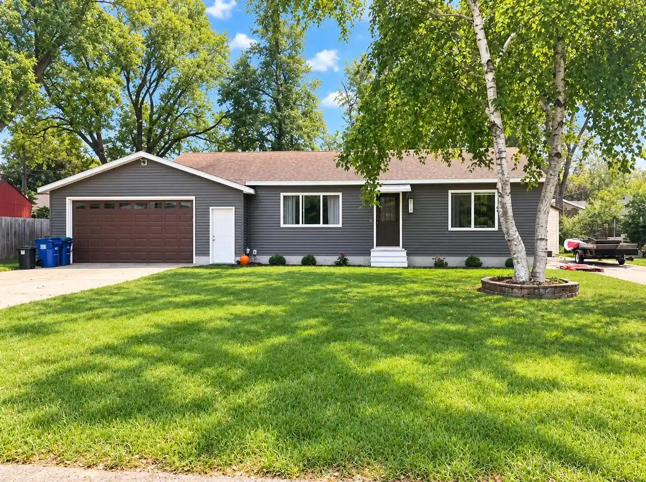 Photo 1 of Sale Pending at 810 Hanson Rd, La Crosse, WI 54603 | MLS# 1979877 | Listing updated on 2026-09-14