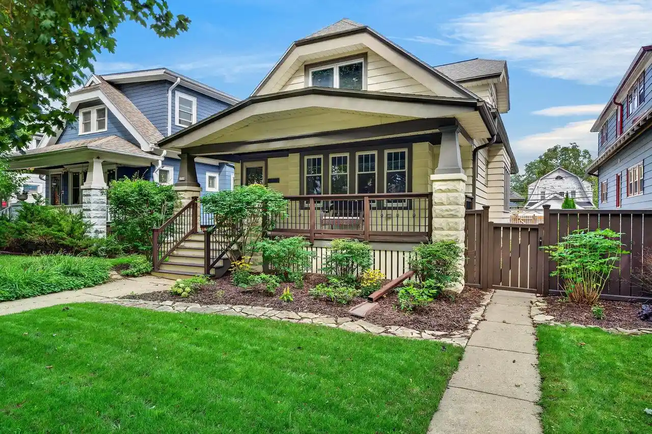Photo 1 of Sale Pending at 3318 N Weil St, Milwaukee, WI 53212 | MLS# 1979878 | Listing updated on 2026-09-13