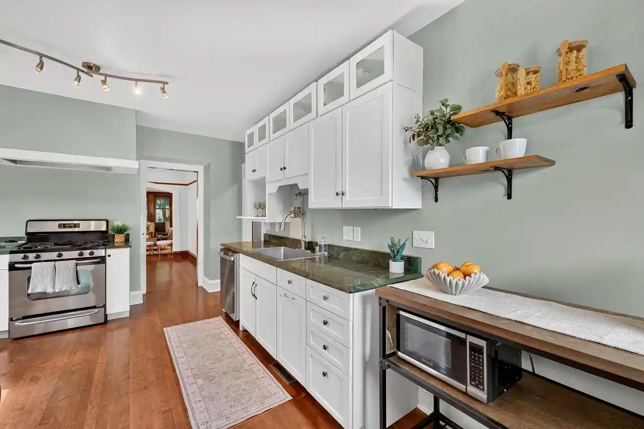 Photo 4 of Sale Pending at 3318 N Weil St, Milwaukee, WI 53212 | MLS# 1979878 | Listing updated on 2026-09-13