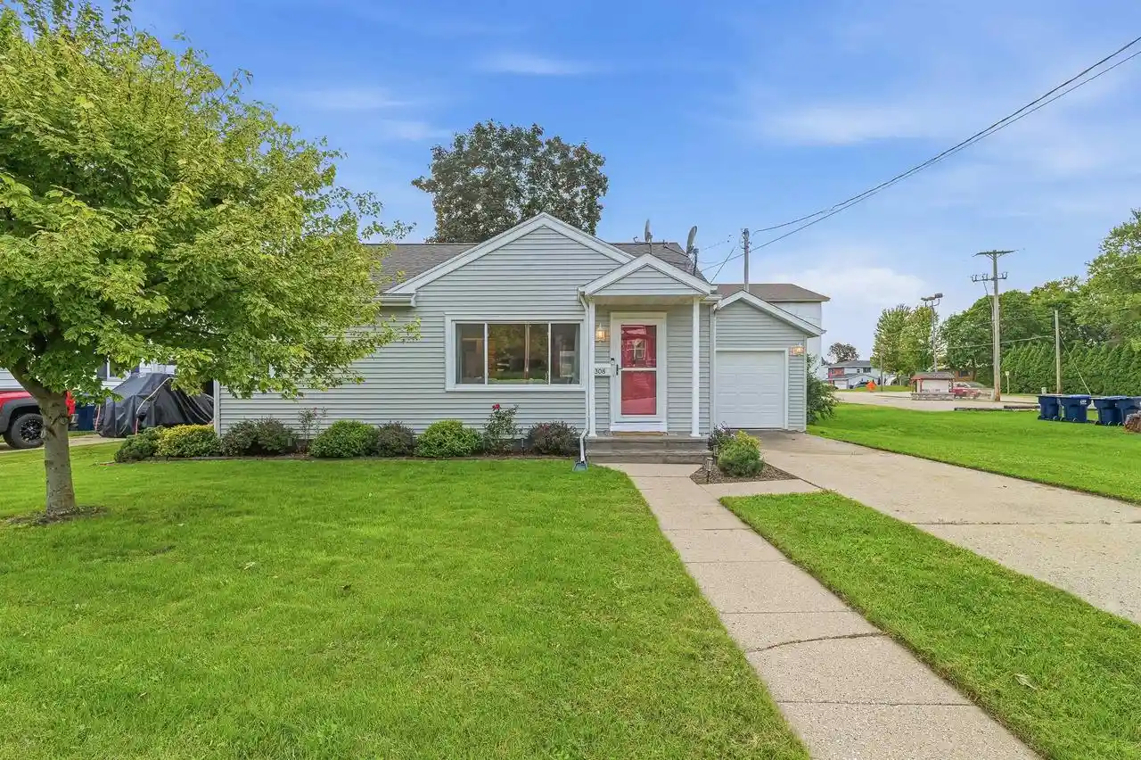 Photo 1 of Single family home for sale at 308 Main St, Horicon, WI 53032 | MLS# 2032333 | Listing updated on 2026-09-14