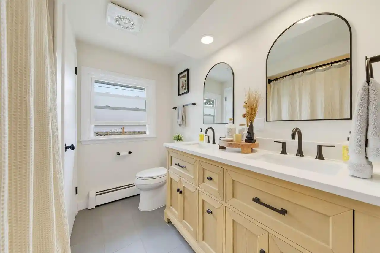 Photo 4 of Single family home for sale at 1521 Beech St, South Milwaukee, WI 53172 | MLS# 1979899 | Listing updated on 2026-09-12