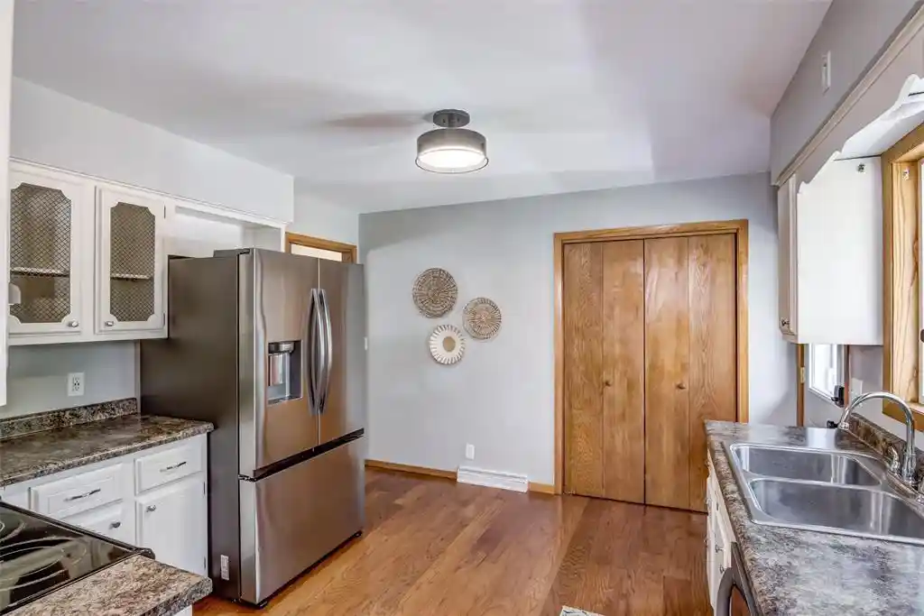 Photo 2 of Single family home for sale at 2915 Eisenhower St, Eau Claire, WI 54701 | MLS# 1605002 | Listing updated on 2026-09-14