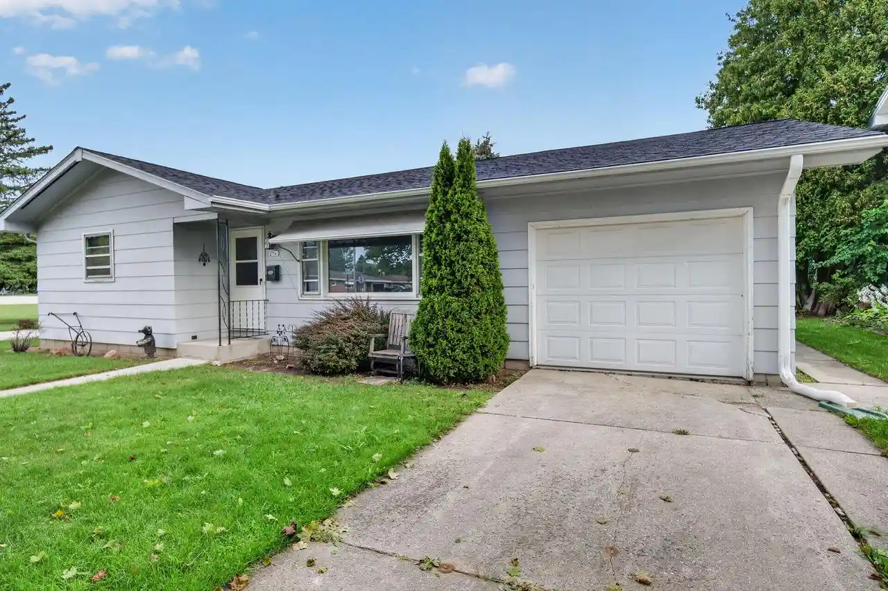 Photo 1 of Single family home for sale at 2746 Saemann Ave, Sheboygan, WI 53081 | MLS# 1979910 | Listing updated on 2026-09-25