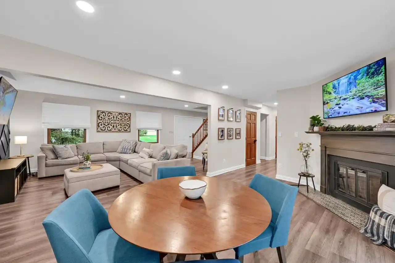 Photo 2 of Single family home for sale at 8021 W Cascade Dr, Franklin, WI 53132 | MLS# 1979911 | Listing updated on 2026-09-11