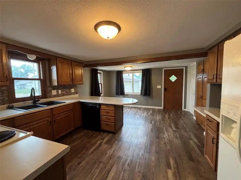Photo 3 of Single family home for sale at 902 Queen St, Bloomer, WI 54724 | MLS# 1604819 | Listing updated on 2026-09-10