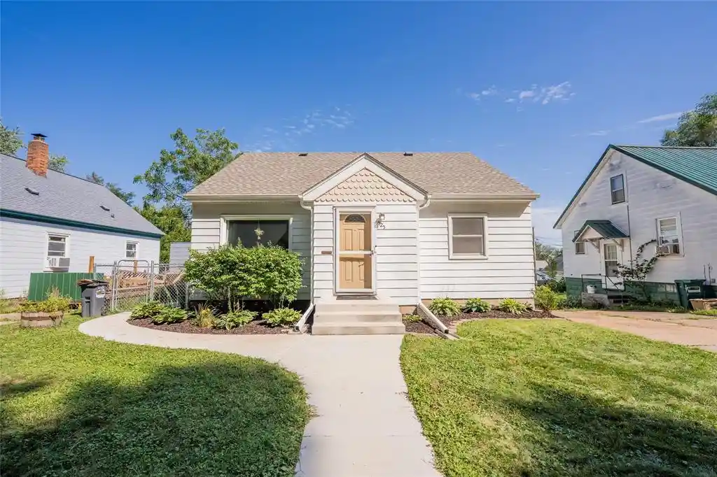Photo 1 of Single family home for sale at 525 Bergen Ave, Eau Claire, WI 54703 | MLS# 1604972 | Listing updated on 2026-09-23