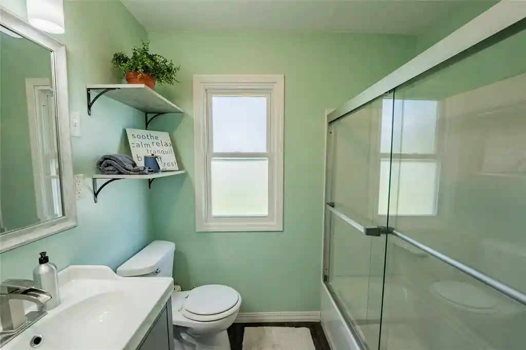 Photo 4 of Single family home for sale at 525 Bergen Ave, Eau Claire, WI 54703 | MLS# 1604972 | Listing updated on 2026-09-23