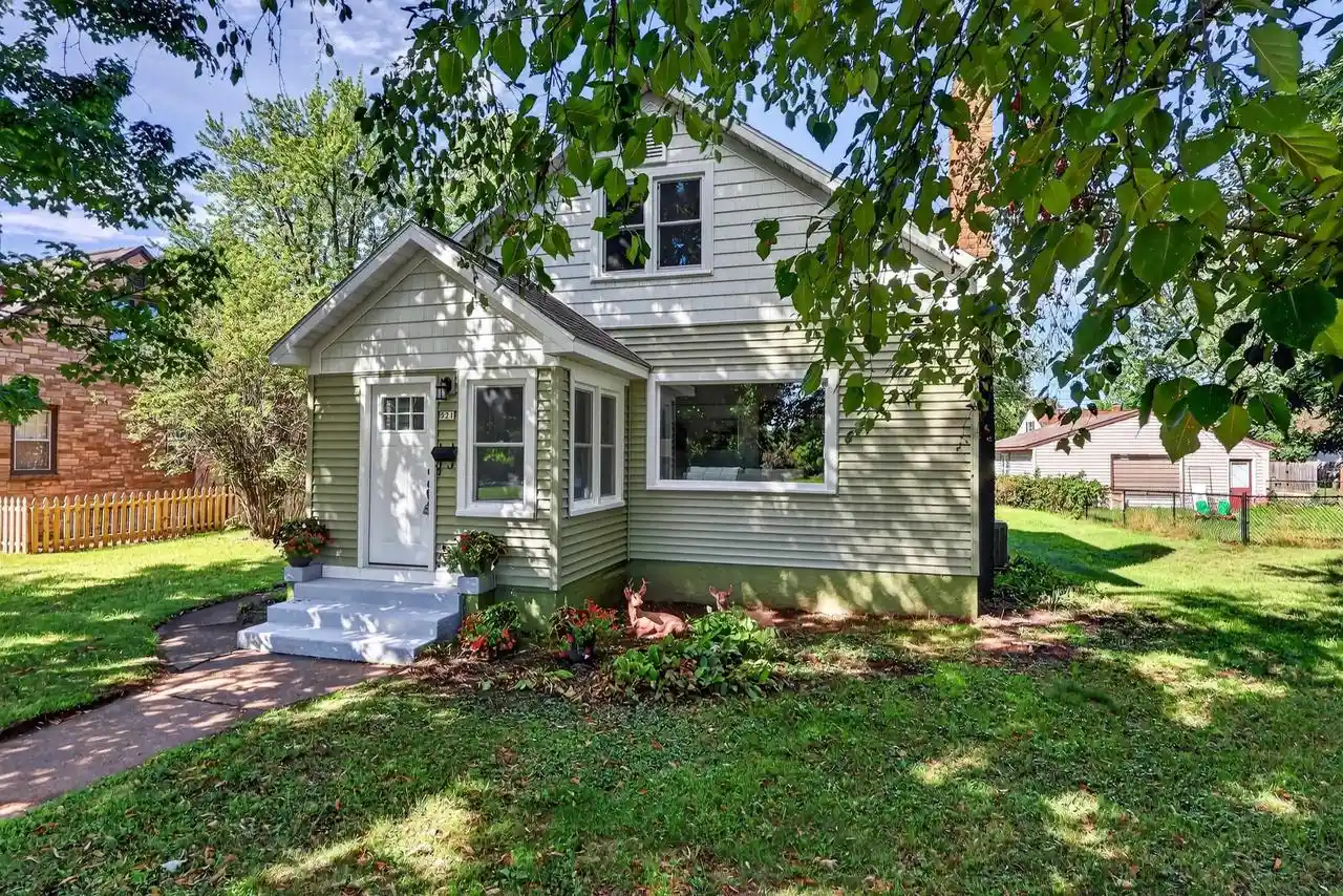 Photo 1 of Single family home for sale at 921 Wisconsin River Dr, Port Edwards, WI 54469 | MLS# 22604461 | Listing updated on 2026-09-23