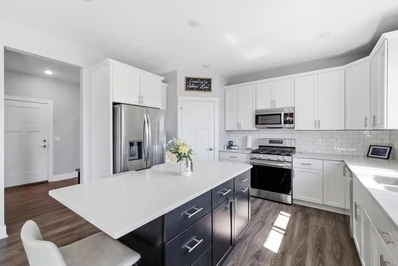 Photo 3 of Single family home for sale at 1017 Durango Dr, Hartford, WI 53027 | MLS# 1979919 | Listing updated on 2026-09-15