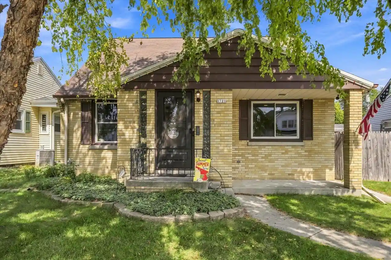 Photo 1 of Single family home for sale at 1720 Arizona Ave, Sheboygan, WI 53081 | MLS# 1979923 | Listing updated on 2026-09-15