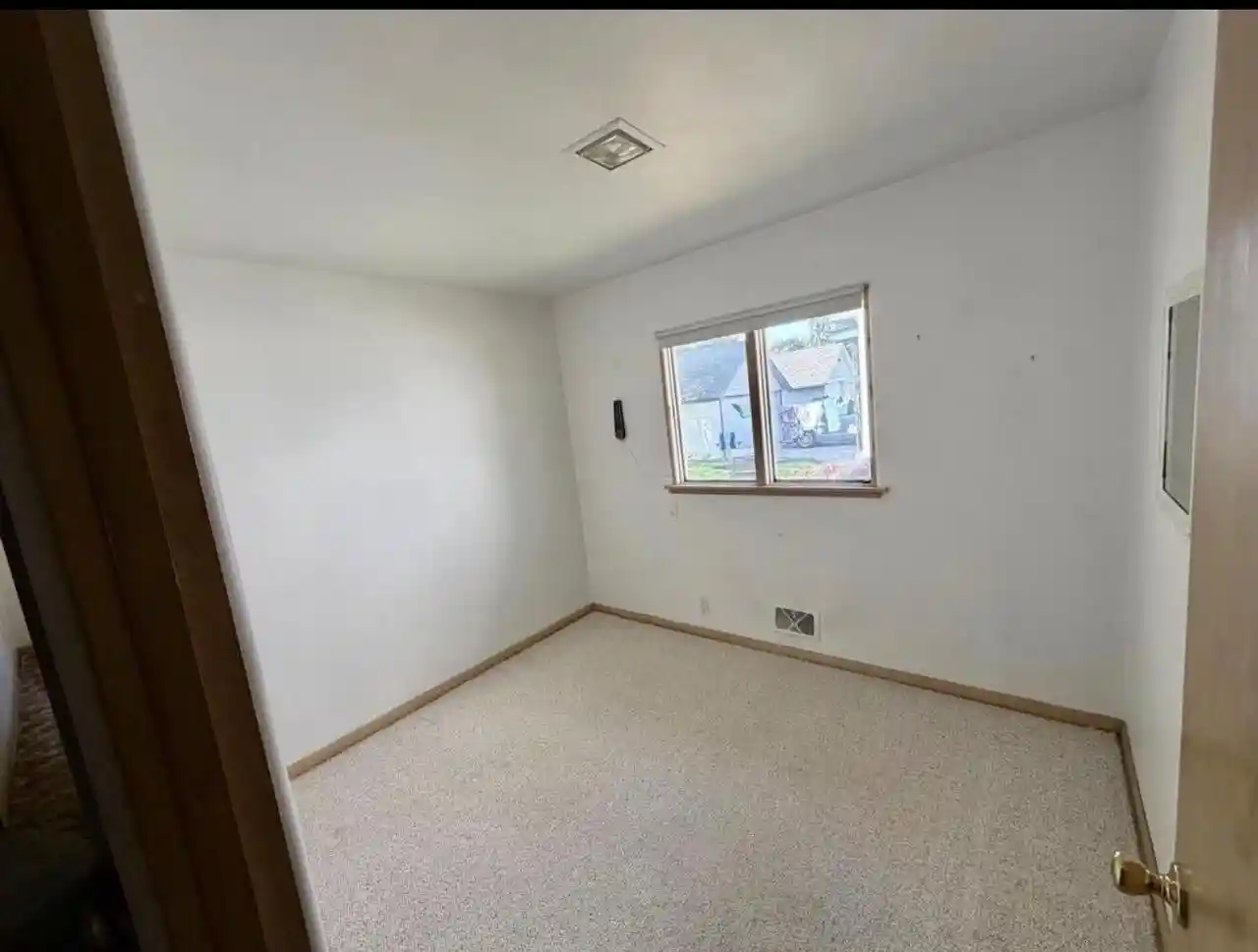 Photo 3 of Single family home for sale at 1504 Philippen St, Manitowoc, WI 54220 | MLS# 1979928 | Listing updated on 2026-10-06