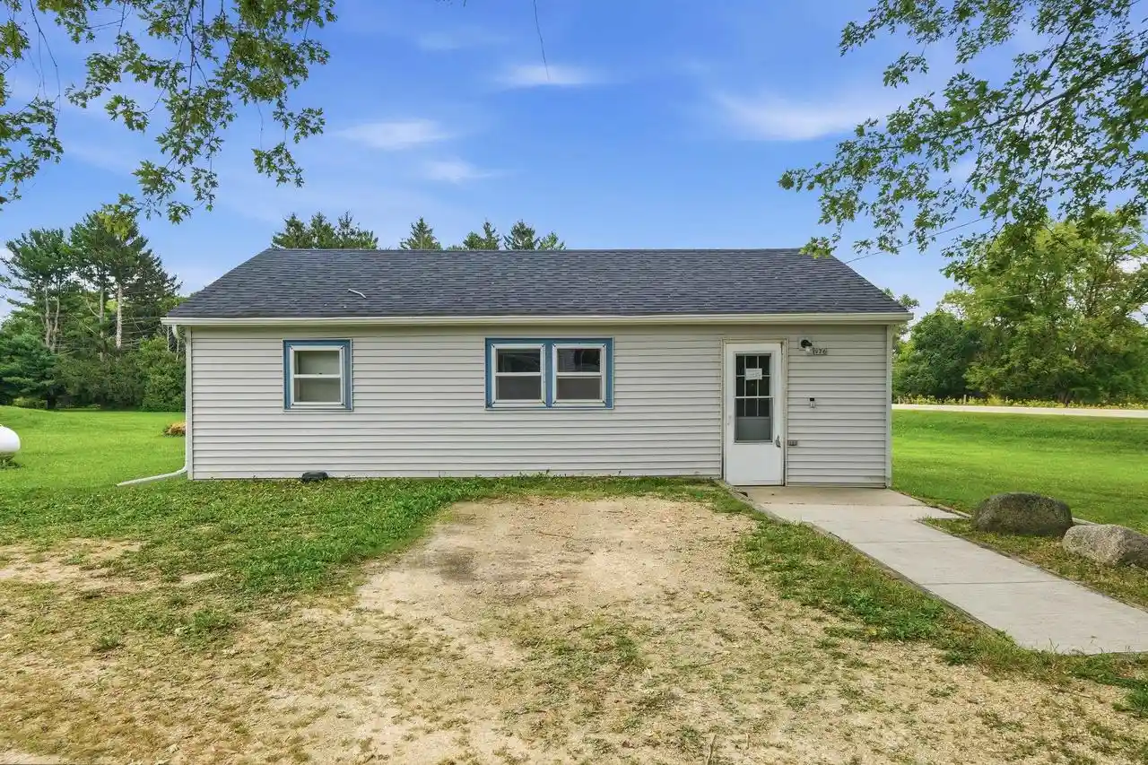 Photo 1 of Single family home for sale at 976 County Rd T, Marshall, WI 53559 | MLS# 2032346 | Listing updated on 2026-09-29