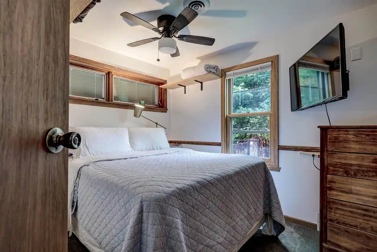 Photo 3 of Single family home for sale at 1602 W Paynes Point Rd, Neenah, WI 54956 | MLS# 50332403 | Listing updated on 2026-09-14