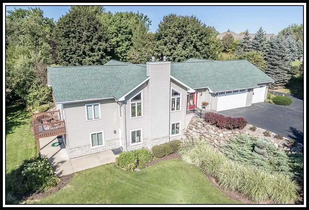 Photo 1 of Single family home for sale at N1145 Roena Ln, Hortonville, WI 54944 | MLS# 50332401 | Listing updated on 2026-09-11
