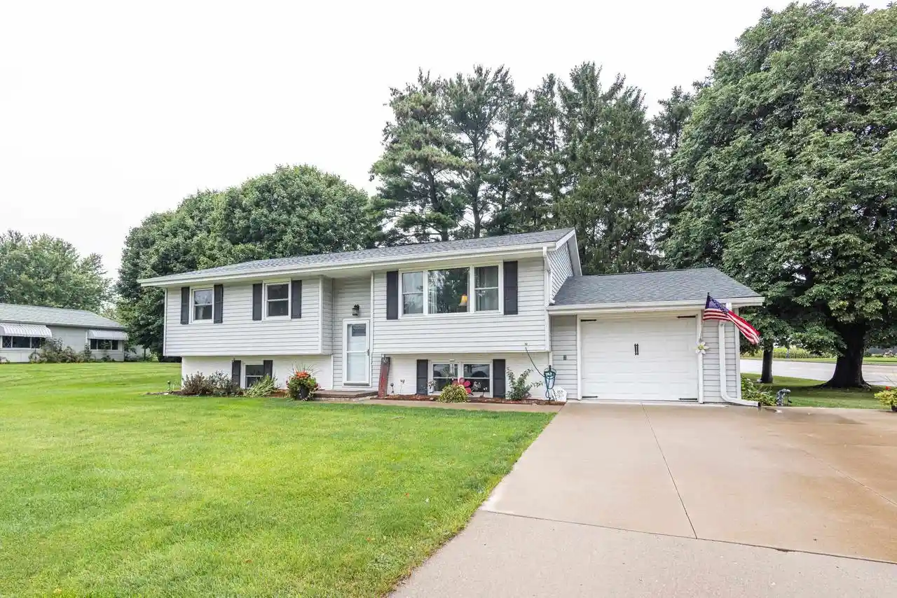 Photo 1 of Sale Pending at 107 W Bryan St, Cuba City, WI 53807 | MLS# 2032348 | Listing updated on 2026-10-03