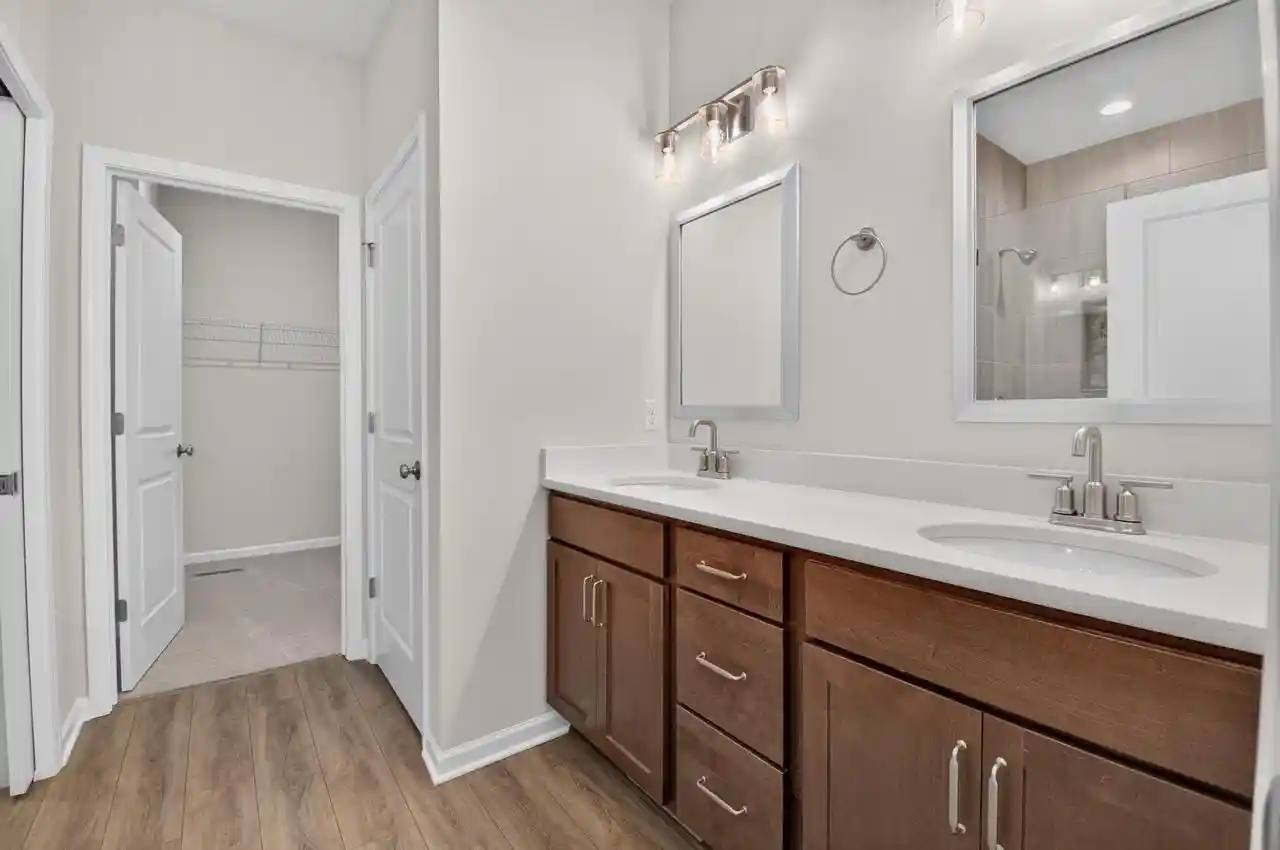 Listing Photo 4 - Condo for sale in building located at 2900 21st St, Kenosha, WI 53140 - Unit #B
