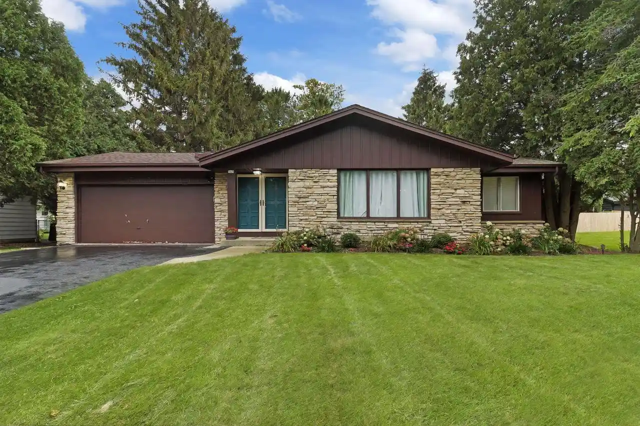 Photo 1 of Single family home for sale at 545 4 1/2 Mile Rd, Caledonia, WI 53402 | MLS# 1979954 | Listing updated on 2026-09-10
