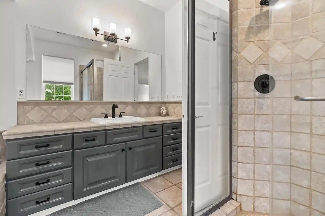 Photo 2 of Single family home for sale at 289 Lakeridge Dr, Oconomowoc, WI 53066 | MLS# 1979956 | Listing updated on 2026-09-12
