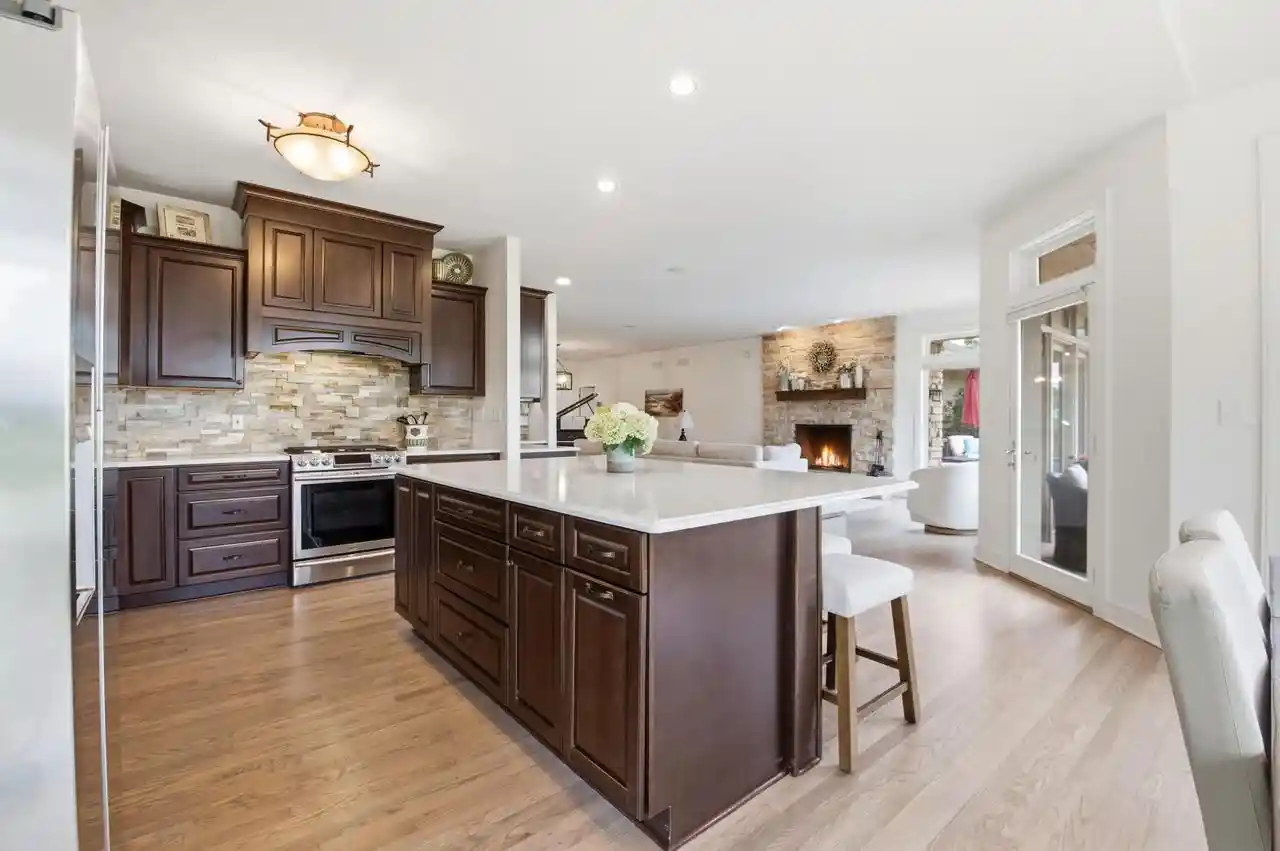 Photo 2 of Mansion for sale at 1801 E Bristlecone Dr, Hartland, WI 53029 | MLS# 1979962 | Listing updated on 2026-09-11