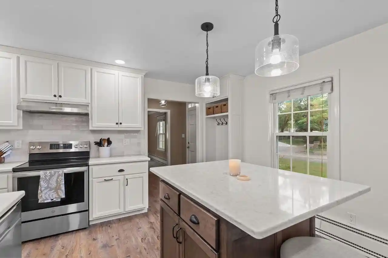 Photo 2 of Single family home for sale at 165 River Dr, Appleton, WI 54915 | MLS# 50332409 | Listing updated on 2026-09-22