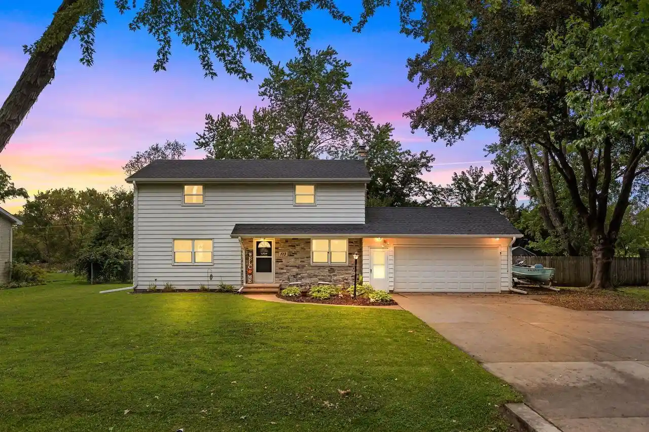 Photo 1 of Single family home for sale at 113 Cumings Ln, Neenah, WI 54956 | MLS# 50332410 | Listing updated on 2026-09-14
