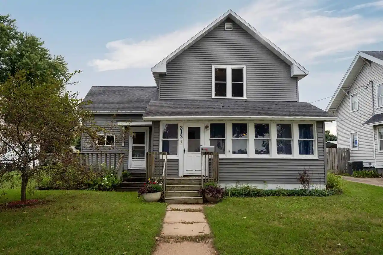Photo 1 of Single family home for sale at 213 S Franklin St, Oconto Falls, WI 54154 | MLS# 50332411 | Listing updated on 2026-09-20